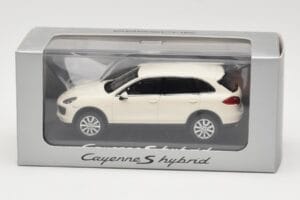 Porsche Cayenne 958 S Hybrid Valge Minichamps 1:43 WAP0200040B Metall - pilt 4/4