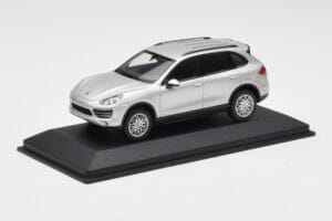 Porsche Cayenne 958 Hõbedane Minichamps 1:43 WAP0200020B Metall - pilt 2/4