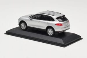 Porsche Cayenne 958 Hõbedane Minichamps 1:43 WAP0200020B Metall - pilt 3/4