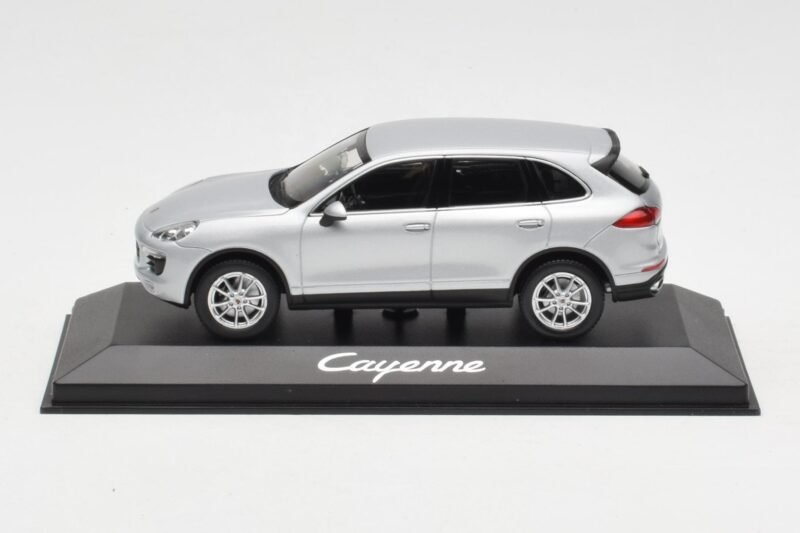 Porsche Cayenne 958 Hõbedane Minichamps 1:43 WAP0200020E Metall