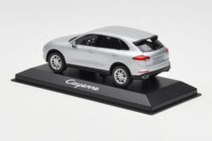 Porsche Cayenne 958 Hõbedane Minichamps 1:43 WAP0200020E Metall - pilt 3/4