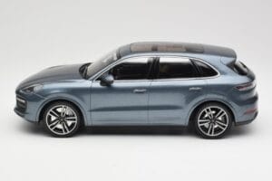 Porsche Cayenne 958 Turbo S Blue Metallic Minichamps 1:18 155066071 Metall - pilt 3/6