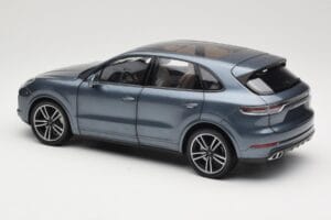Porsche Cayenne 958 Turbo S Blue Metallic Minichamps 1:18 110066070 Metall - pilt 7/8