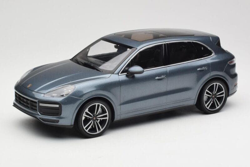 Porsche Cayenne 958 Turbo S Blue Metallic Minichamps 1:18 155066071 Metall