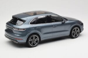 Porsche Cayenne 958 Turbo S Blue Metallic Minichamps 1:18 155066071 Metall - pilt 2/6