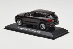 Porsche Cayenne 958 Diesel Acajou Brown Minichamps 1:43 WAP0200030E Metall - pilt 3/4