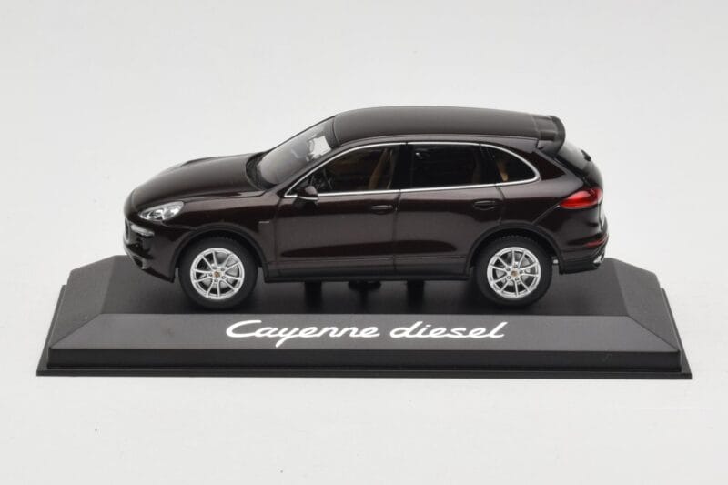 Porsche Cayenne 958 Diesel Acajou Brown Minichamps 1:43 WAP0200030E Metall