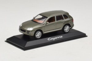 Porsche Cayenne Grey Metallic Minichamps 1:43 WAP02061317 Metall - pilt 2/4