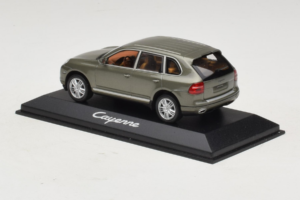 Porsche Cayenne Grey Metallic Minichamps 1:43 WAP02061317 Metall - pilt 3/4