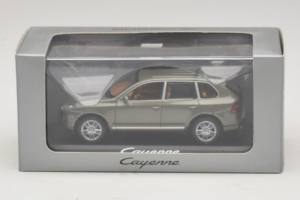 Porsche Cayenne Grey Metallic Minichamps 1:43 WAP02061317 Metall - pilt 4/4