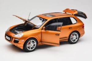Porsche Cayenne GTS Lava Orange Norev 1:18 187535 Metall - pilt 2/8