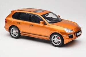 Porsche Cayenne GTS Lava Orange Norev 1:18 187535 Metall - pilt 6/8