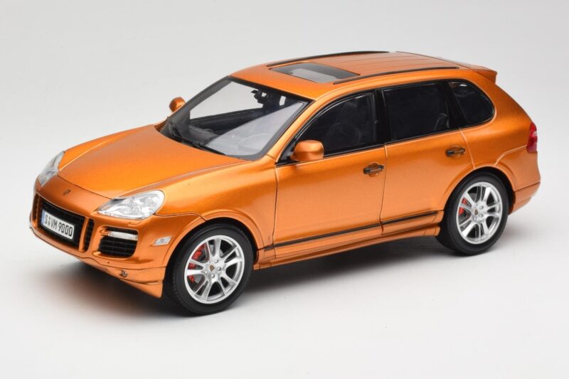 Porsche Cayenne GTS Lava Orange Norev 1:18 187535 Metall