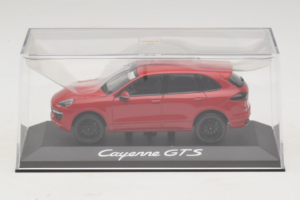 Porsche Cayenne 958 GTS Punane Minichamps 1:43 WAP0200070E Metall - pilt 4/5