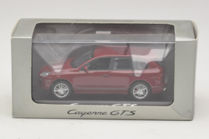 Porsche Cayenne 955 GTS Punane Hõbedate Velgedega Minichamps 1:43 WAP02000818 Metall - pilt 4/4