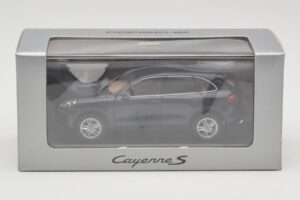 Porsche Cayenne 958 S Blue Metallic Minichamps 1:43 WAP0200060E Metall - pilt 4/4