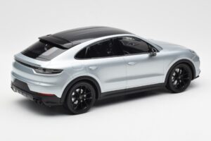 Porsche Cayenne E3 S Coupe Dolo Hõbe Norev 1:18 WAP0213220K Metall - pilt 2/6
