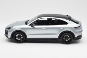 Porsche Cayenne E3 S Coupe Dolo Hõbe Norev 1:18 WAP0213220K Metall - pilt 3/6
