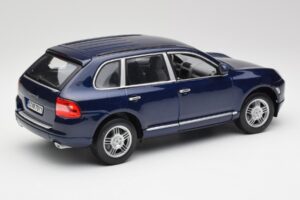 Porsche Cayenne S 9PA Dark Sea Sinine Metallik Maisto 1:18 31635 Metall - pilt 3/8