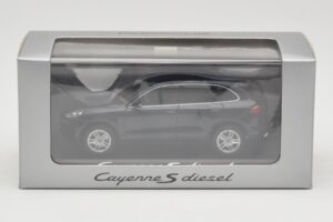 Porsche Cayenne 958 S Diesel Blue Metallic Minichamps 1:43 WAP0200080E Metall - pilt 4/4