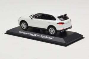Porsche Cayenne 958 S e-Hybrid Valge Minichamps 1:43 WAP0200040E Metall - pilt 3/4