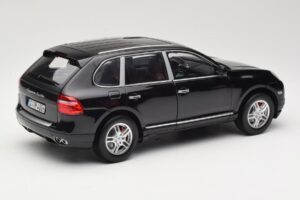 Porsche Cayenne Turbo 957 Must Norev 1:18 WAP02112317 Metall - pilt 3/8