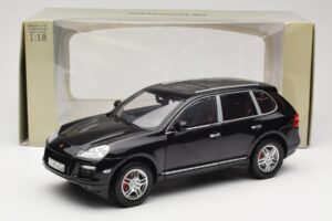 Porsche Cayenne Turbo 957 Must Norev 1:18 WAP02112317 Metall - pilt 8/8