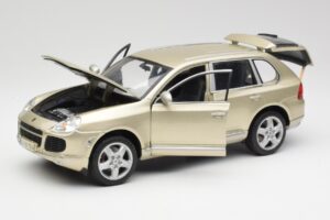 Porsche Cayenne Turbo 955 Beež Maisto 1:18 WAP02100113 Metall - pilt 2/8