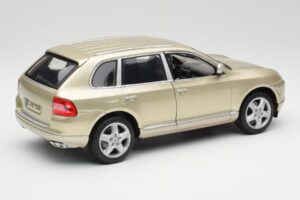 Porsche Cayenne Turbo 955 Beež Maisto 1:18 WAP02100113 Metall - pilt 3/8