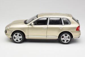 Porsche Cayenne Turbo 955 Beež Maisto 1:18 WAP02100113 Metall - pilt 4/8