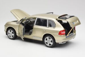 Porsche Cayenne Turbo 955 Beež Maisto 1:18 WAP02100113 Metall - pilt 5/8