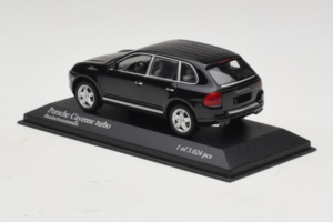 Porsche Cayenne 955 Turbo Black Metallic Minichamps 1:43 400061080 Metall - pilt 3/5
