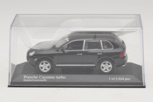 Porsche Cayenne 955 Turbo Black Metallic Minichamps 1:43 400061080 Metall - pilt 4/5