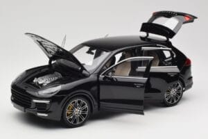 Porsche Cayenne Turbo S 958 Black Metallic Minichamps 1:18 110064000 Metall - pilt 2/8