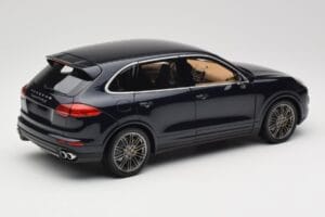 Porsche Cayenne Turbo S 958 Blue Metallic Minichamps 1:18 110064001 Metall - pilt 3/8