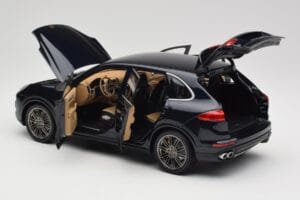 Porsche Cayenne Turbo S 958 Blue Metallic Minichamps 1:18 110064001 Metall - pilt 5/8