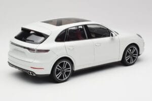 Porsche Cayenne 9YA Turbo Valge Metallic Minichamps 1:18 155042560 Metall - pilt 3/8