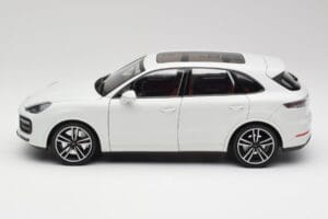 Porsche Cayenne 9YA Turbo Valge Metallic Minichamps 1:18 155042560 Metall - pilt 4/8