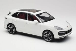 Porsche Cayenne 9YA Turbo Valge Metallic Minichamps 1:18 155042560 Metall - pilt 6/8