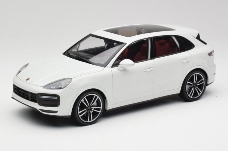 Porsche Cayenne 9YA Turbo Valge Metallic Minichamps 1:18 155042560 Metall