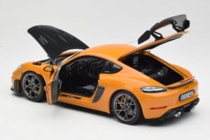 Porsche Cayman GT4 RS 982 Weissach Package Bahama Yellow Norev 1:18 187252 Metall - pilt 5/8