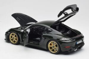 Porsche Cayman GT4 RS 982 Weissach Package Brewster Green Norev 1:18 187250 Metall - pilt 5/8