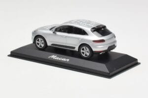Porsche Macan 95B Silver Grey Metallic Prototüüp Minichamps 1:43 WAP0201540E Metall - pilt 3/4