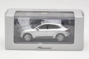 Porsche Macan 95B Silver Grey Metallic Prototüüp Minichamps 1:43 WAP0201540E Metall - pilt 4/4