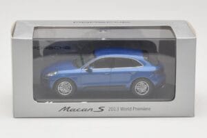 Porsche Macan 95B S Sinine World Premiere Minichamps 1:43 WAP0201550E Metall - pilt 4/4