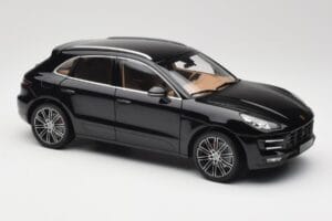 Porsche Macan Turbo 95B Black Metallic Minichamps 1:18 110062502 Metall - pilt 6/8