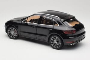 Porsche Macan Turbo 95B Black Metallic Minichamps 1:18 110062502 Metall - pilt 7/8