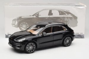 Porsche Macan Turbo 95B Black Metallic Minichamps 1:18 110062502 Metall - pilt 8/8