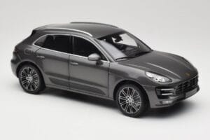 Porsche Macan Turbo 95B Grey Metallic Minichamps 1:18 110062501 Metall - pilt 6/8
