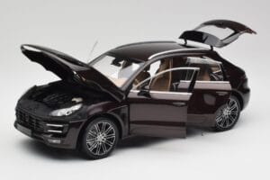 Porsche Macan 95B Turbo Mahagon Metallik Minichamps 1:18 110062500 Metall - pilt 2/8